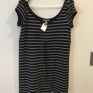 A Pea in the Pod black and white tunic NWT